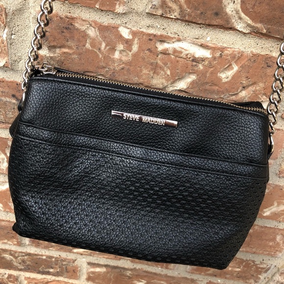 Steve Madden Handbags - Steve Madden Black Cross Body Bag